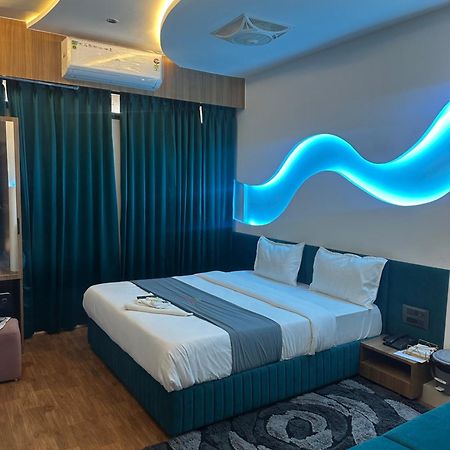 Hotel Victoria Prime Сурат Экстерьер фото
