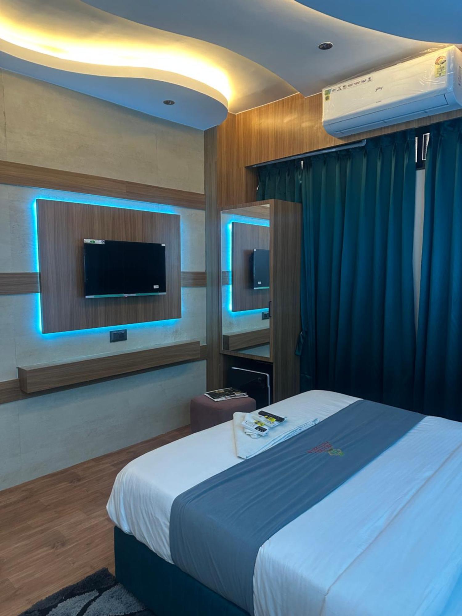 Hotel Victoria Prime Сурат Экстерьер фото
