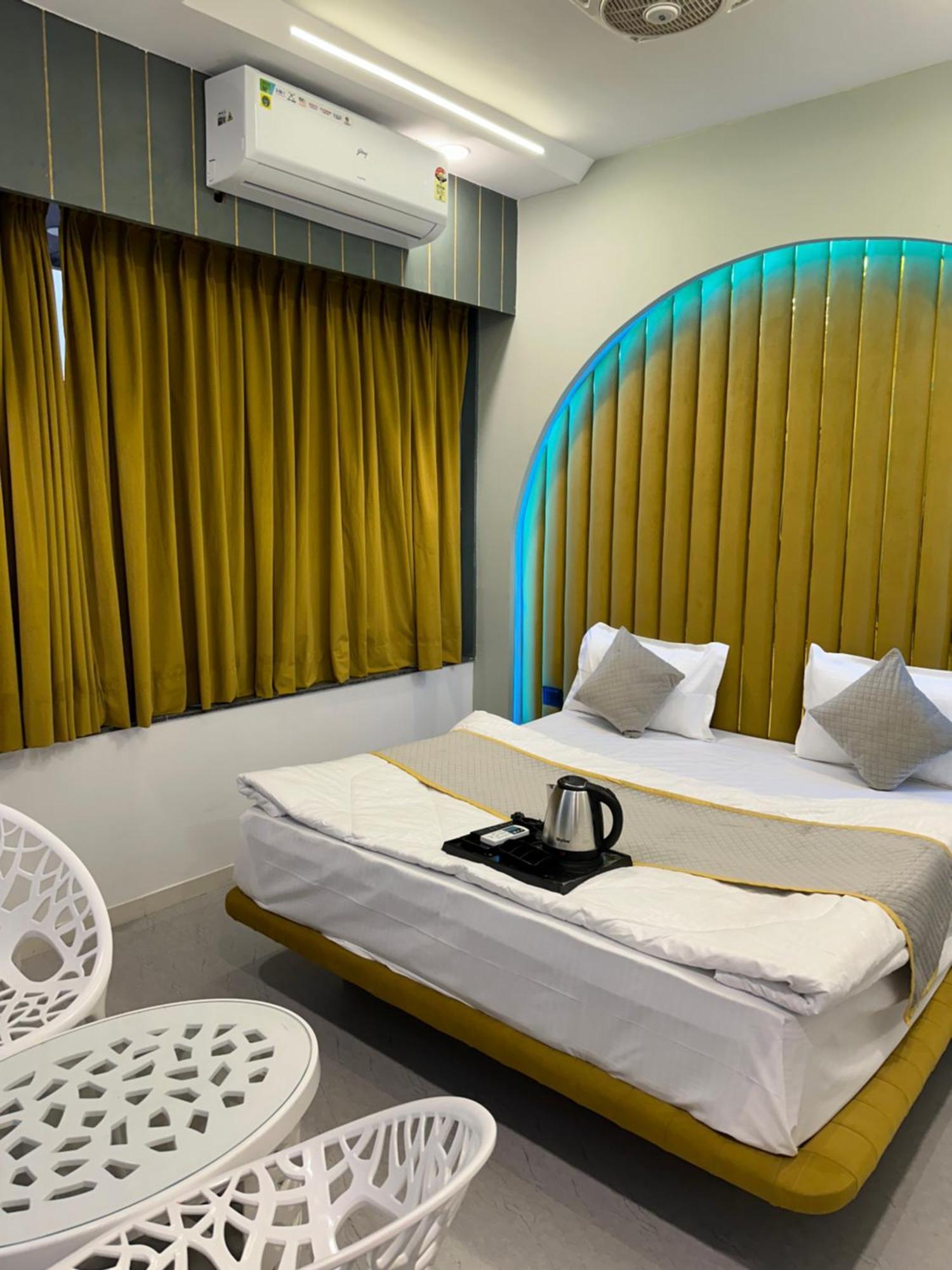 Hotel Victoria Prime Сурат Экстерьер фото