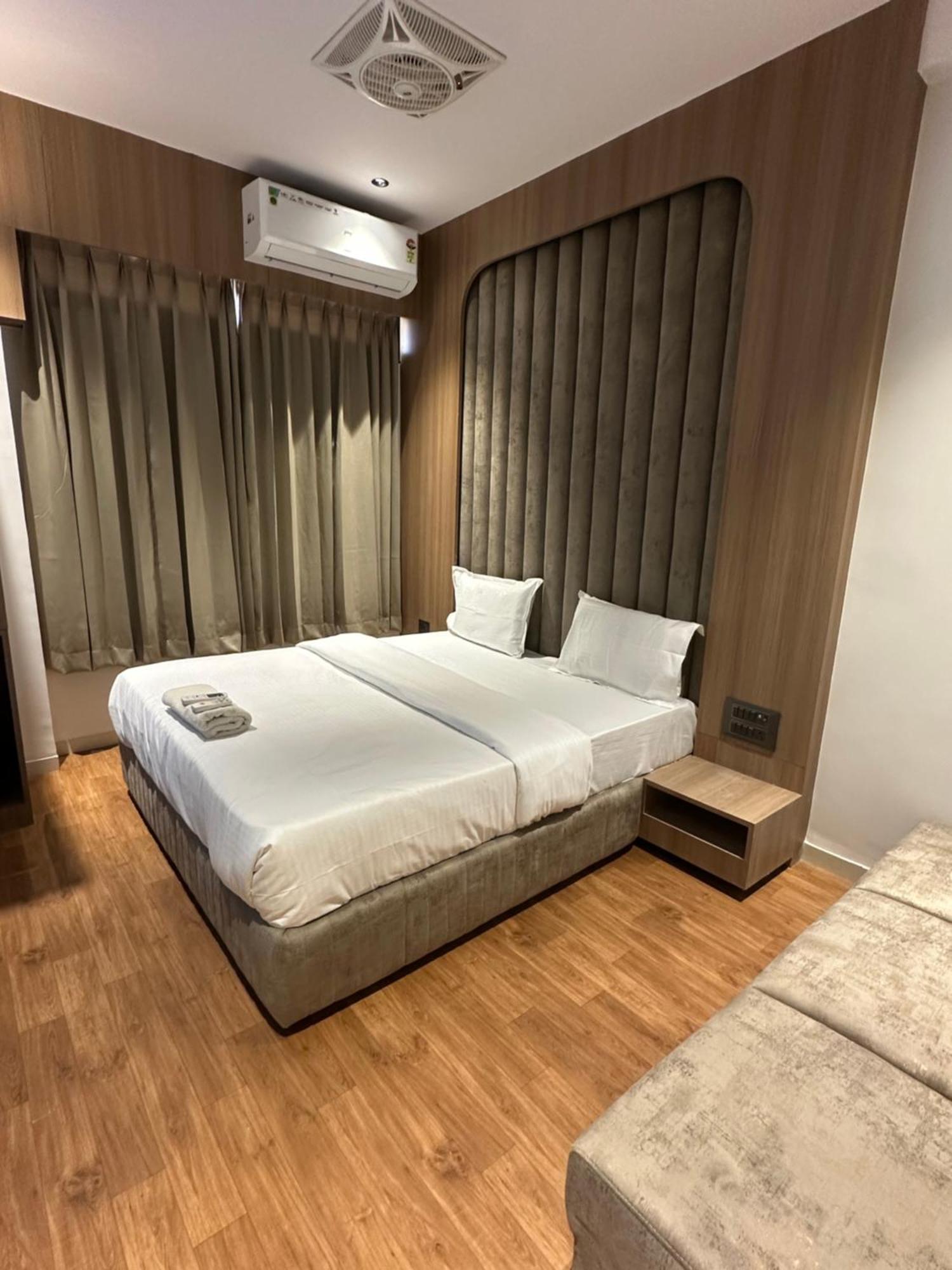 Hotel Victoria Prime Сурат Экстерьер фото