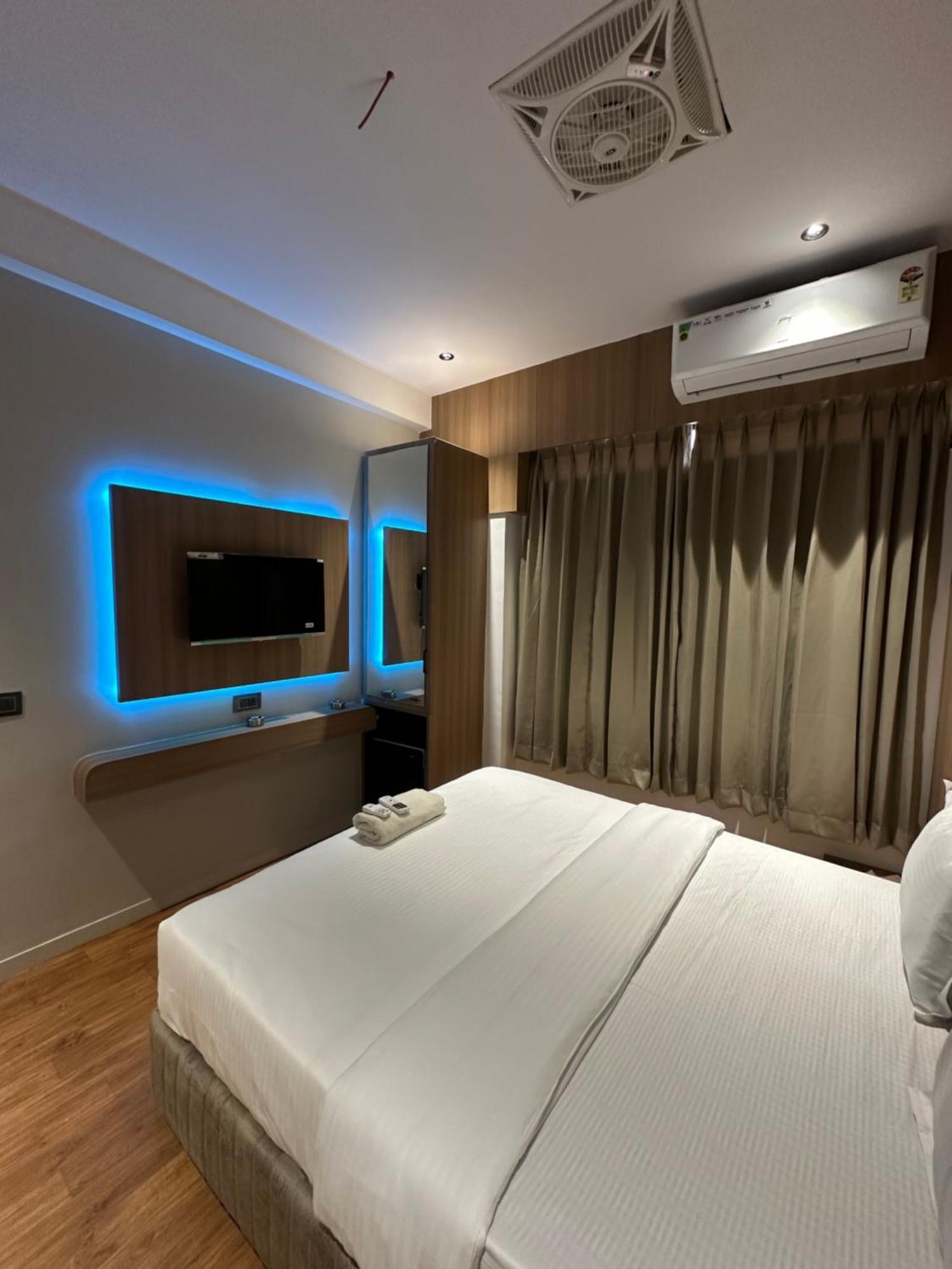 Hotel Victoria Prime Сурат Экстерьер фото